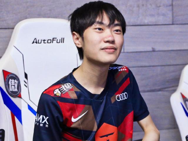 次被牢牢刻 次被牢牢刻